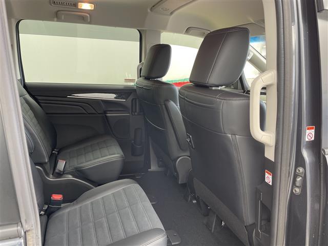 デリカＤ：５ シャモニー　４ＷＤ・衝突被害軽減ブレーキ・両側パワースライドドア・電動オートステップ・レーダークルーズコントロール・バックカメラ・ＬＥＤヘッドライト・７人乗り・ハーフレザーシート・シートヒーター（22枚目）