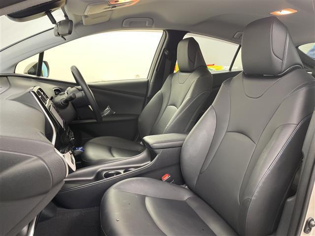 プリウス Sツーリングセレクション ・4WD・純正ナビ フルセグ/BT/CD/DVD/SD・バックカメラ ・レーダークルーズコントロール・純正一体型エンジンスターター・シートヒーター・ミラーヒーター・ワイパーデアイサー(20枚目)