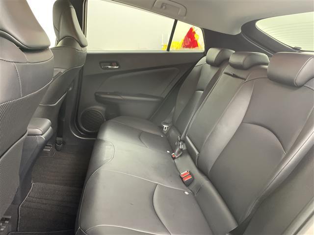 プリウス Sツーリングセレクション ・4WD・純正ナビ フルセグ/BT/CD/DVD/SD・バックカメラ ・レーダークルーズコントロール・純正一体型エンジンスターター・シートヒーター・ミラーヒーター・ワイパーデアイサー(21枚目)