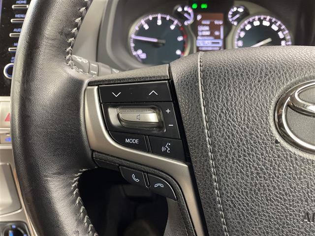 ランドクルーザープラド TX Lパッケージ 70thアニバーサリーリミテッド ・4WD/ディーゼルターボ・純正メーカーナビ (BT/AM/FM/USB)・マルチテレインモニター・茶革シート・ムーンルーフ・LEDオートライト/オートハイビーム・前席パワーシート・(16枚目)