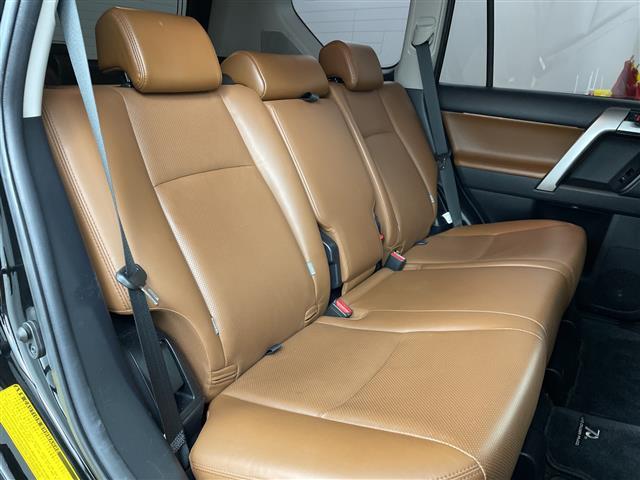 ランドクルーザープラド TX Lパッケージ 70thアニバーサリーリミテッド ・4WD/ディーゼルターボ・純正メーカーナビ (BT/AM/FM/USB)・マルチテレインモニター・茶革シート・ムーンルーフ・LEDオートライト/オートハイビーム・前席パワーシート・(20枚目)