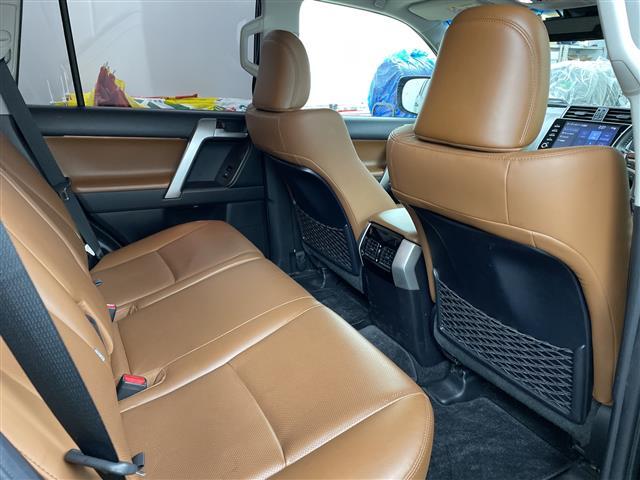 ランドクルーザープラド TX Lパッケージ 70thアニバーサリーリミテッド ・4WD/ディーゼルターボ・純正メーカーナビ (BT/AM/FM/USB)・マルチテレインモニター・茶革シート・ムーンルーフ・LEDオートライト/オートハイビーム・前席パワーシート・(22枚目)