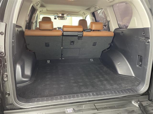 ランドクルーザープラド TX Lパッケージ 70thアニバーサリーリミテッド ・4WD/ディーゼルターボ・純正メーカーナビ (BT/AM/FM/USB)・マルチテレインモニター・茶革シート・ムーンルーフ・LEDオートライト/オートハイビーム・前席パワーシート・(27枚目)