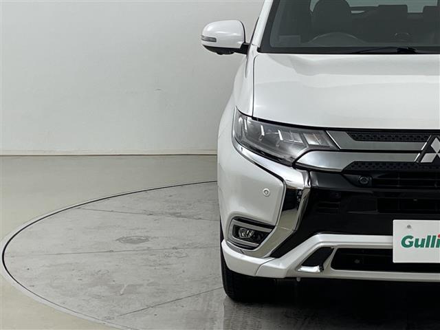 アウトランダーPHEV Gプレミアムパッケージ ・4WD/e-Assist・・衝突被害軽減ブレーキ・ブラインドスポットモニター・レーダークルーズコントロール・純正メーカーナビ ・フルセグ/BT/VD/CD/(32枚目)