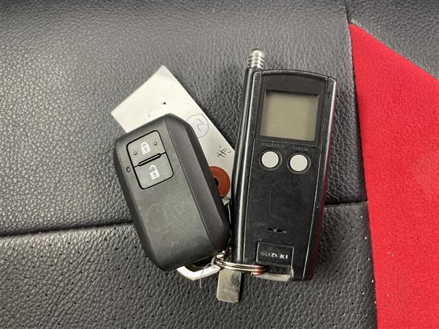 スイフト ハイブリッドＲＳ　・４ＷＤ／　セーフティパッケージＯＰ・デュアルセンサーブレーキサポート・アダプティブクルーズコントロール・純正８インチナビ・ＤＶＤ．ＣＤ．ＳＤ．ＢＴ．フルセグ・バックカメラ・バドルシフト（11枚目）