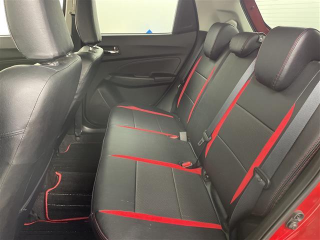 スイフト ハイブリッドＲＳ　・４ＷＤ／　セーフティパッケージＯＰ・デュアルセンサーブレーキサポート・アダプティブクルーズコントロール・純正８インチナビ・ＤＶＤ．ＣＤ．ＳＤ．ＢＴ．フルセグ・バックカメラ・バドルシフト（23枚目）