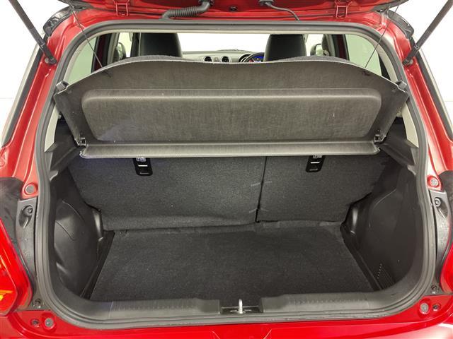 スイフト ハイブリッドＲＳ　・４ＷＤ／　セーフティパッケージＯＰ・デュアルセンサーブレーキサポート・アダプティブクルーズコントロール・純正８インチナビ・ＤＶＤ．ＣＤ．ＳＤ．ＢＴ．フルセグ・バックカメラ・バドルシフト（26枚目）