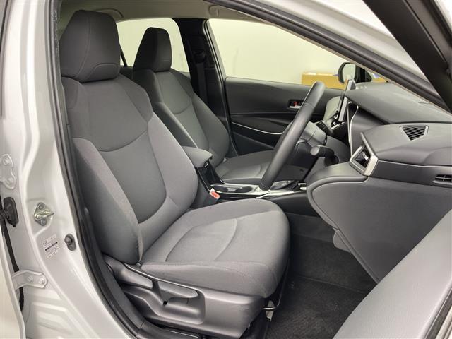 カローラ ハイブリッド　Ｇ　４ＷＤ　寒冷地仕様　８ｉｎディスプレイオーディオ　トヨタセーフティーセンス　ＥＶモード　プリクラッシュセーフティー　レーダークルーズコントロール　オートマチックハイビーム　ＬＥＤオートライト（20枚目）