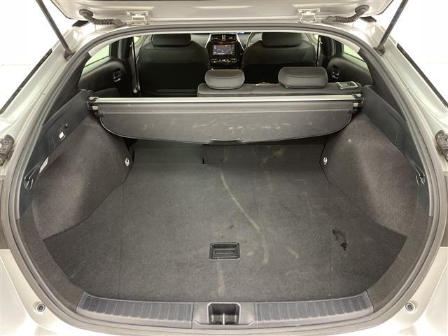 プリウス S 寒冷地仕様・4WD/ハイブリッド車・トヨタセーフティセンス・プリクラッシュセーフティ・レーダークルーズコントロール・純正ディーラーOPナビ・CD.BT.ワンセグ・LEDライト/オートハイビーム・ド(26枚目)