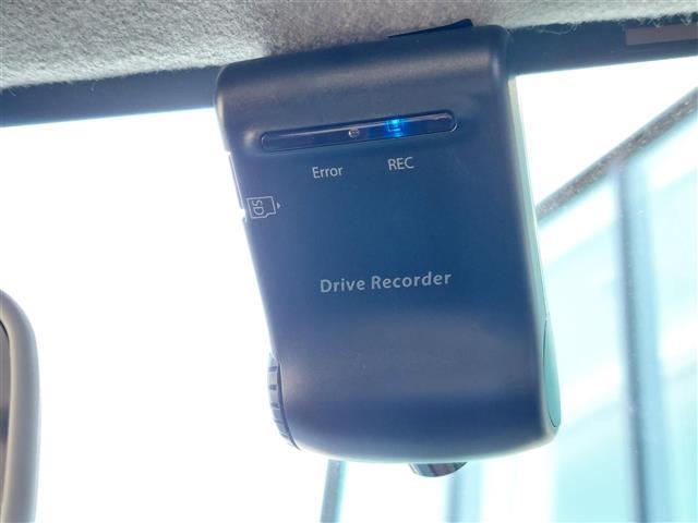 ベースグレード　社外ナビ　ミュージックサーバー　ミュージックプレイヤー接続可　ＣＤ／ＤＶＤ再生　ＡＭ／ＦＭ　フルセグＴＶ　Ｂｌｕｅｔｏｏｔｈ接続　バックモニター　レーダーブレーキサポート　ＥＴＣ　Ｄ席シートヒーター(4枚目)