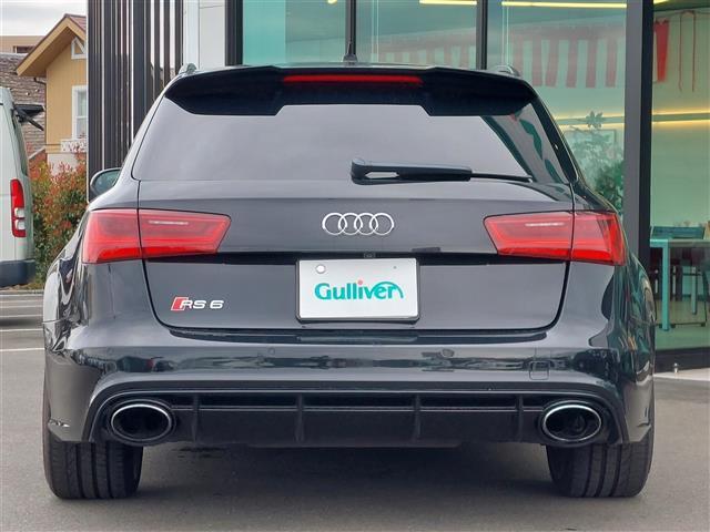 アウディ ＲＳ６アバント パフォーマンス