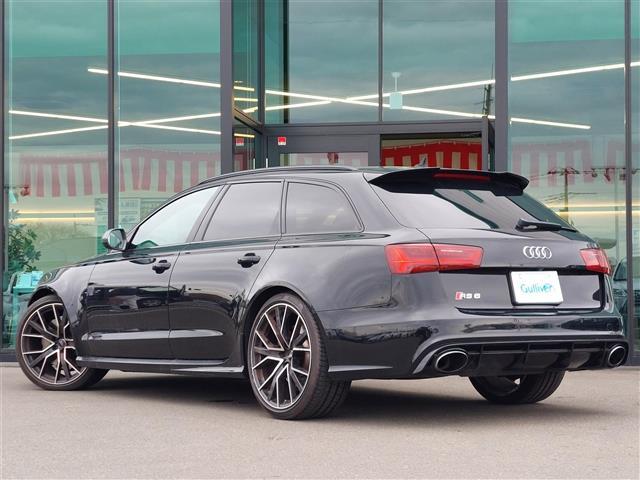 アウディ ＲＳ６アバント パフォーマンス