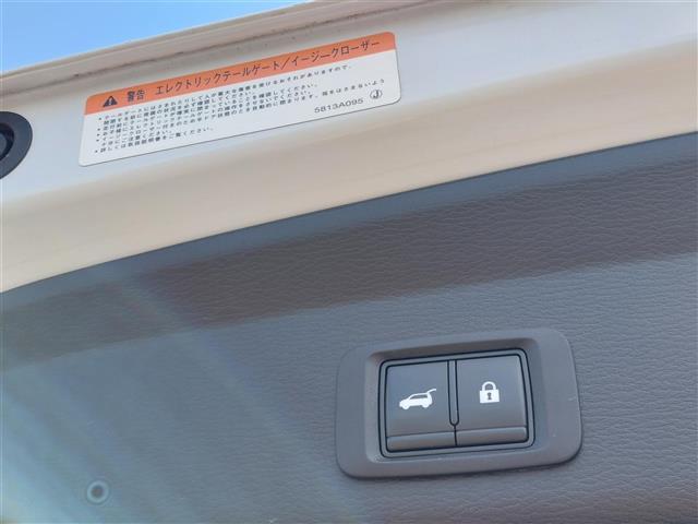 アウトランダーＰＨＥＶ Ｐ　全周囲カメラ　ＢＯＳＥサウンド　ＡＣ１５００Ｗ　ＥＴＣ　レーダークルーズ　レザーシート　パーキングセンサー　シートヒータ　２．０ＥＴＣ　ＵＳＢ接続　アラウンドビュー　ＬＫＡ　ＳＤナビ　レザーシート（38枚目）