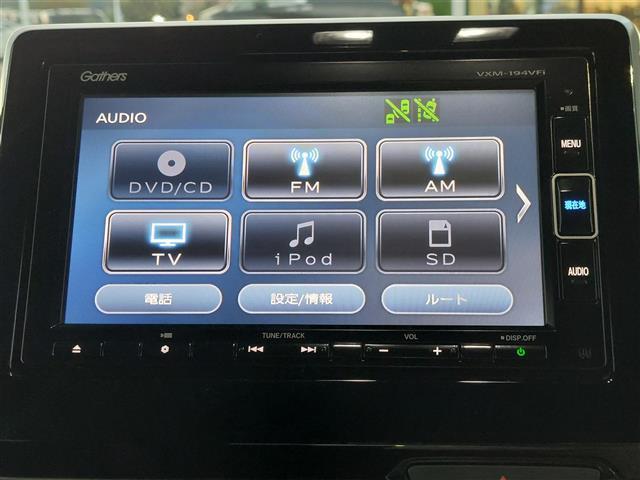 Ｎ－ＢＯＸカスタム Ｇ・Ｌホンダセンシング　衝突軽減ブレーキ　クルーズコントロール　コーナーセンサー　純正ナビ　フルセグＴＶ　バックカメラ　ＥＴＣ　ドライブレコーダー　両側電動スライドドア　純正アルミホイール　ＬＥＤヘッドライト　スマートキー（5枚目）