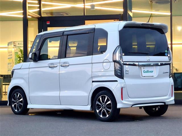 Ｎ－ＢＯＸカスタム Ｇ・Ｌホンダセンシング　衝突軽減ブレーキ　クルーズコントロール　コーナーセンサー　純正ナビ　フルセグＴＶ　バックカメラ　ＥＴＣ　ドライブレコーダー　両側電動スライドドア　純正アルミホイール　ＬＥＤヘッドライト　スマートキー（43枚目）