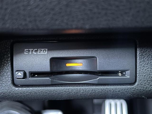 フェアレディZ ニスモ 純正9インチナビ バックカメラ ビルトインETC2.0 ドライブレコーダー BOSEサウンドスピーカー パドルシフト 3連サブメーター NISMO専用アドバンスドドライブアシストディスプレイ フルセグ(12枚目)