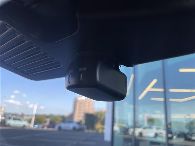 フェアレディZ ニスモ 純正9インチナビ バックカメラ ビルトインETC2.0 ドライブレコーダー BOSEサウンドスピーカー パドルシフト 3連サブメーター NISMO専用アドバンスドドライブアシストディスプレイ フルセグ(13枚目)