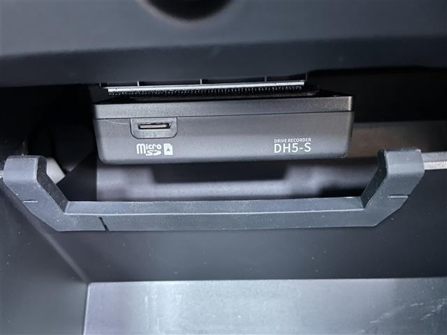 フェアレディZ ニスモ 純正9インチナビ バックカメラ ビルトインETC2.0 ドライブレコーダー BOSEサウンドスピーカー パドルシフト 3連サブメーター NISMO専用アドバンスドドライブアシストディスプレイ フルセグ(14枚目)