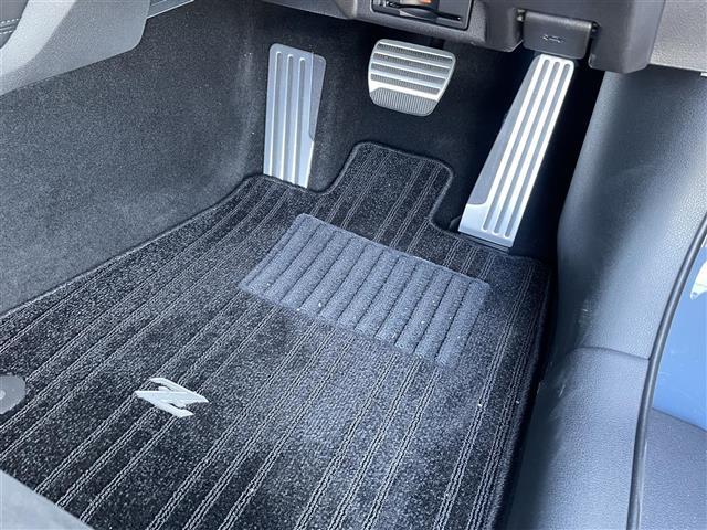 フェアレディZ ニスモ 純正9インチナビ バックカメラ ビルトインETC2.0 ドライブレコーダー BOSEサウンドスピーカー パドルシフト 3連サブメーター NISMO専用アドバンスドドライブアシストディスプレイ フルセグ(30枚目)