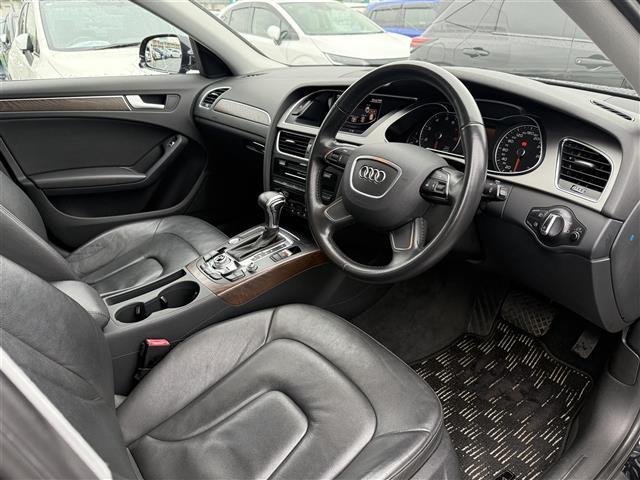 Ａ４ ２．０ＴＦＳＩ　ワンオーナー　ＥＴＣ　ドライブレコーダー　シートヒーター　バックカメラ　ブラックレザーシート　純正１７インチアルミホイール　スマートキー　横滑り防止装置　純正ワンセグＴＶ　純正フロアマット　（16枚目）