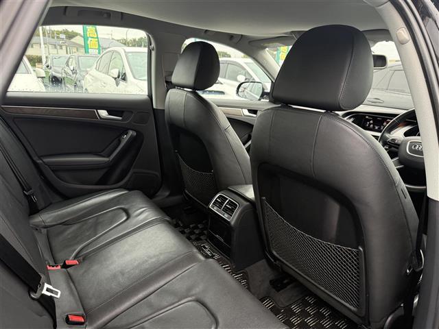 Ａ４ ２．０ＴＦＳＩ　ワンオーナー　ＥＴＣ　ドライブレコーダー　シートヒーター　バックカメラ　ブラックレザーシート　純正１７インチアルミホイール　スマートキー　横滑り防止装置　純正ワンセグＴＶ　純正フロアマット　（18枚目）