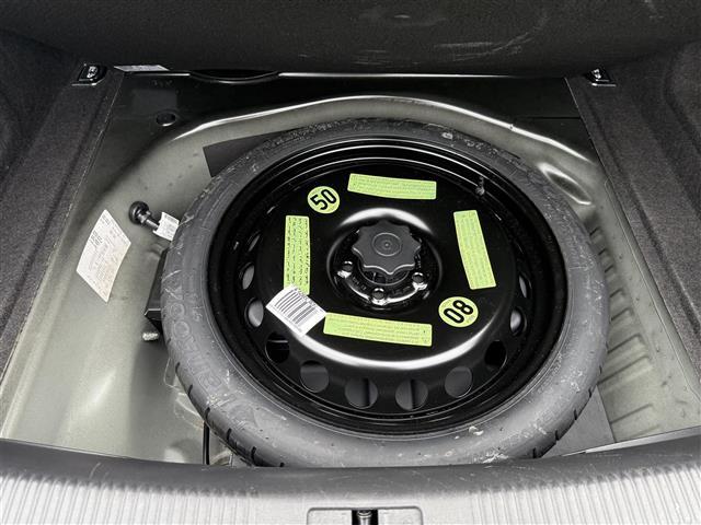 Ａ４ ２．０ＴＦＳＩ　ワンオーナー　ＥＴＣ　ドライブレコーダー　シートヒーター　バックカメラ　ブラックレザーシート　純正１７インチアルミホイール　スマートキー　横滑り防止装置　純正ワンセグＴＶ　純正フロアマット　（20枚目）