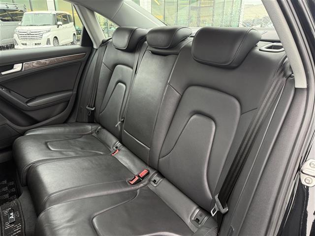 Ａ４ ２．０ＴＦＳＩ　ワンオーナー　ＥＴＣ　ドライブレコーダー　シートヒーター　バックカメラ　ブラックレザーシート　純正１７インチアルミホイール　スマートキー　横滑り防止装置　純正ワンセグＴＶ　純正フロアマット　（21枚目）