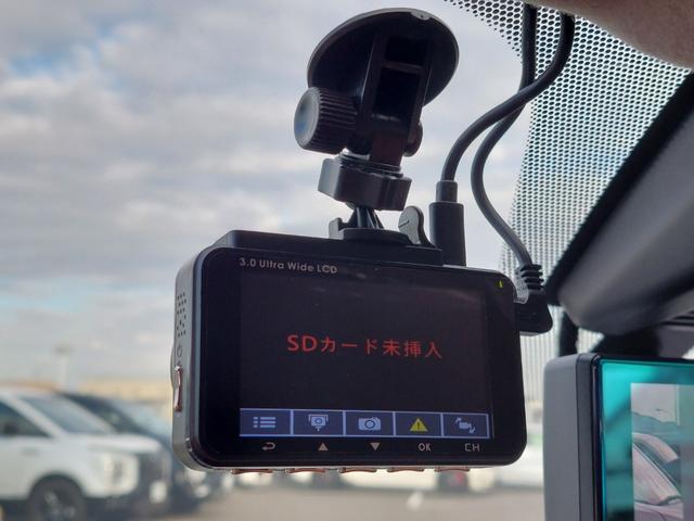 キックス Ｘ　ツートーンインテリアエディション　アラウンドビューモニター　プロパイロット　エマージェンシーブレーキ　純正ナビ　フルセグＴＶ　ＥＴＣ　ドライブレコーダー　革シート　シートヒーター　ステアリングヒーター　純正アルミホイール　スマートキー（7枚目）