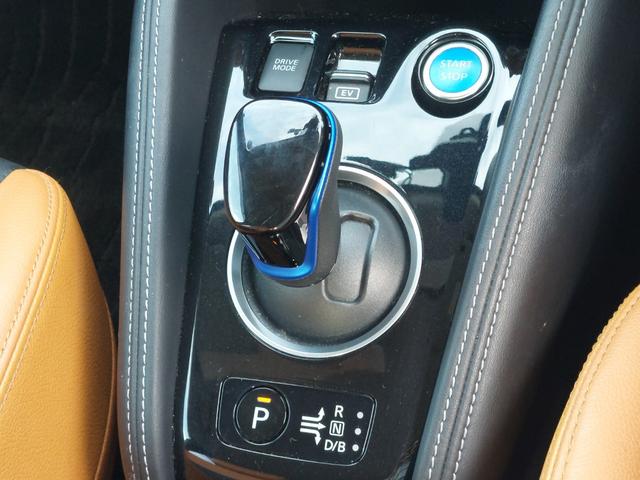 キックス Ｘ　ツートーンインテリアエディション　アラウンドビューモニター　プロパイロット　エマージェンシーブレーキ　純正ナビ　フルセグＴＶ　ＥＴＣ　ドライブレコーダー　革シート　シートヒーター　ステアリングヒーター　純正アルミホイール　スマートキー（19枚目）