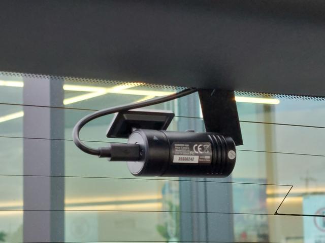 キックス Ｘ　ツートーンインテリアエディション　アラウンドビューモニター　プロパイロット　エマージェンシーブレーキ　純正ナビ　フルセグＴＶ　ＥＴＣ　ドライブレコーダー　革シート　シートヒーター　ステアリングヒーター　純正アルミホイール　スマートキー（22枚目）