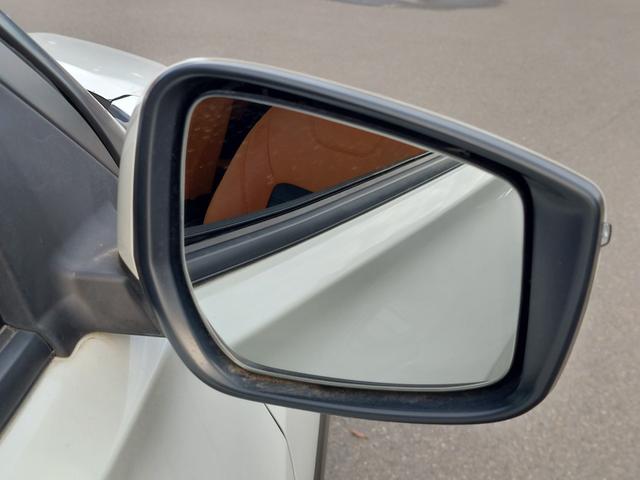 キックス Ｘ　ツートーンインテリアエディション　アラウンドビューモニター　プロパイロット　エマージェンシーブレーキ　純正ナビ　フルセグＴＶ　ＥＴＣ　ドライブレコーダー　革シート　シートヒーター　ステアリングヒーター　純正アルミホイール　スマートキー（52枚目）