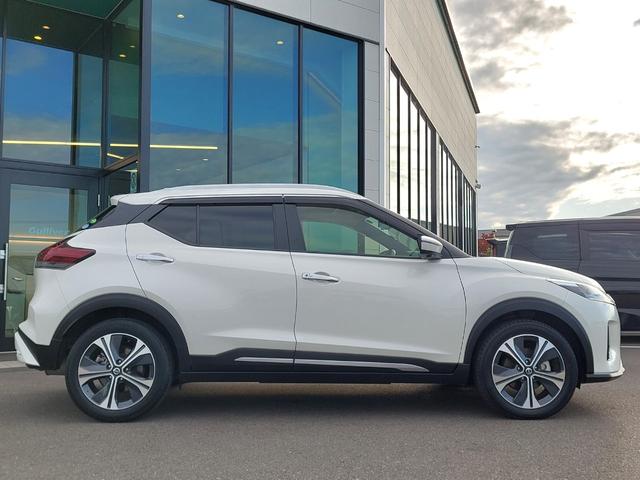 キックス Ｘ　ツートーンインテリアエディション　アラウンドビューモニター　プロパイロット　エマージェンシーブレーキ　純正ナビ　フルセグＴＶ　ＥＴＣ　ドライブレコーダー　革シート　シートヒーター　ステアリングヒーター　純正アルミホイール　スマートキー（69枚目）