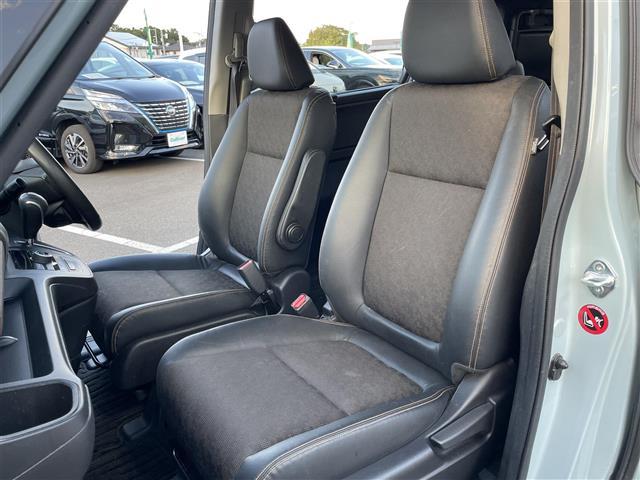 フリード クロスター 純正ナビ 後方カメラ ETC ドラレコ LEDライト フォグランプ クルコン 両側電動スライドドア ハーフレザーシート 純正15インチAW 純正フロアマット 衝突被害軽減システム 後席サンシェード(18枚目)