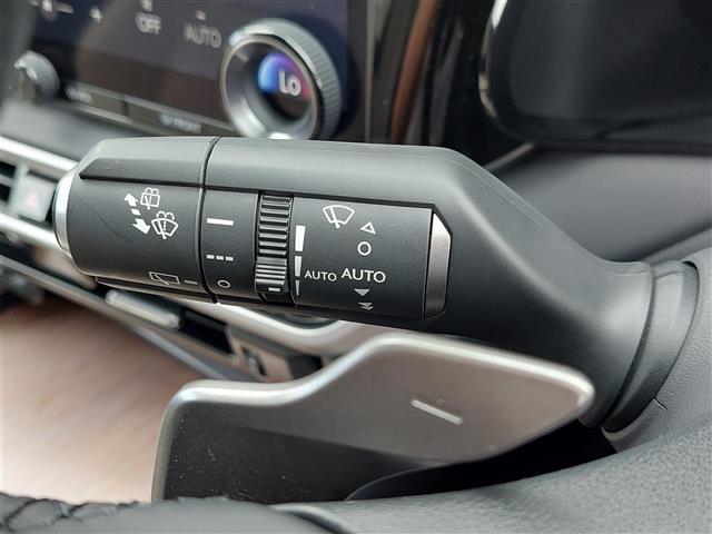 RX RX350h バージョンL サンルーフ レクサスセーフティ BSM HUD 純正ナビ 全周囲カメラ デジタルインナーミラー 駐車支援 白レザーシート シートヒーター ベンチレーション パワーシート 電動リアゲート パドルシフト(19枚目)