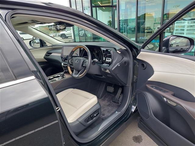 RX RX350h バージョンL サンルーフ レクサスセーフティ BSM HUD 純正ナビ 全周囲カメラ デジタルインナーミラー 駐車支援 白レザーシート シートヒーター ベンチレーション パワーシート 電動リアゲート パドルシフト(23枚目)