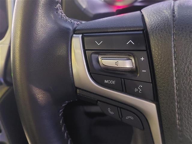 ランドクルーザープラド TX Lパッケージ ワンオーナー 衝突軽減 4WD 純正ナビ バックカメラ レザーシート D/Nパワーシート MTモード付AT コーナーセンサー 純正17インチアルミホイール エンジンスタートボタン スマートキー Bカメ(10枚目)