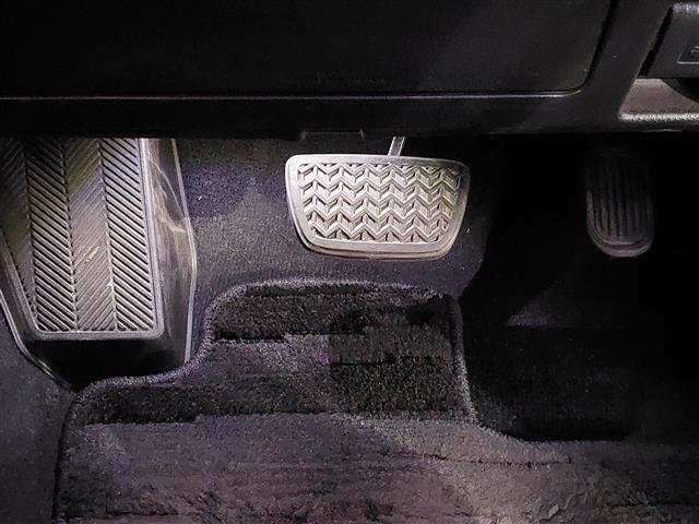 ランドクルーザープラド TX Lパッケージ ワンオーナー 衝突軽減 4WD 純正ナビ バックカメラ レザーシート D/Nパワーシート MTモード付AT コーナーセンサー 純正17インチアルミホイール エンジンスタートボタン スマートキー Bカメ(19枚目)