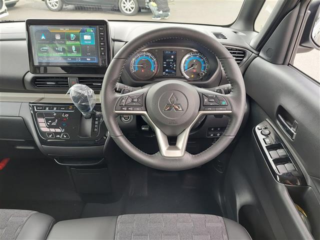 デリカミニ T プレミアム 届出済未使用車 アラウンドビューモニター プロパイロット パドルシフト シートヒーター ステアリングヒーター 両側電動スライドドア 純正ディスプレイオーディオ デジタルインナーミラー ルーフレール(5枚目)