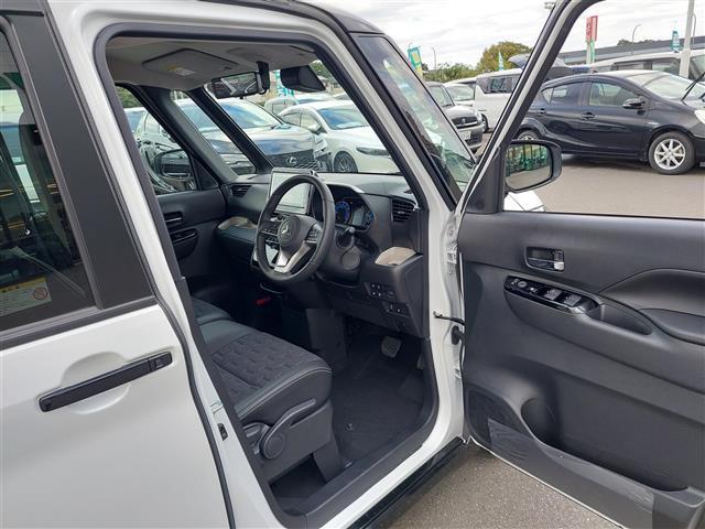 デリカミニ T プレミアム 届出済未使用車 アラウンドビューモニター プロパイロット パドルシフト シートヒーター ステアリングヒーター 両側電動スライドドア 純正ディスプレイオーディオ デジタルインナーミラー ルーフレール(20枚目)