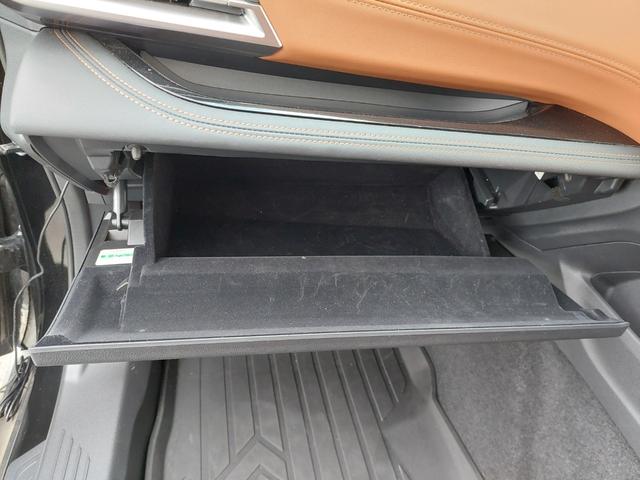 レガシィアウトバック リミテッドＥＸ　アイサイトＸ　クルコン　パドルシフト　純正ナビ　バックカメラ　ＥＴＣ　ドラレコ　ルーフレール　革シート　シートヒーター　ステアリングヒーター　パワーシート　パワーバックドア　純正アルミホイール（11枚目）