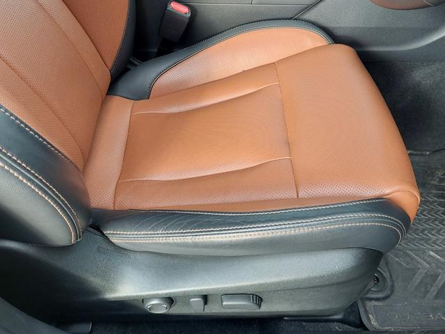 レガシィアウトバック リミテッドＥＸ　アイサイトＸ　クルコン　パドルシフト　純正ナビ　バックカメラ　ＥＴＣ　ドラレコ　ルーフレール　革シート　シートヒーター　ステアリングヒーター　パワーシート　パワーバックドア　純正アルミホイール（49枚目）