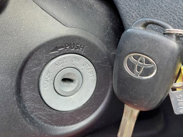 シエンタ Ｘ　ＴＲＤエアロ　純正ナビ　フルセグＴＶ　バックカメラ　ＥＴＣ　片側電動スライドドア　ドアバイザー　アイドリングストップ　横滑り防止装置　電動格納ミラー　フロントフォグ　社外アルミホイール　リモコンキー（5枚目）