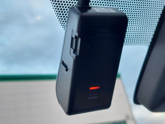 シエンタ Ｇ　クエロ　モデリスタエアロ　トヨタセーフティセンス　純正ナビ　フルセグＴＶ　バックカメラ　ＥＴＣ　ドライブレコーダー　両側電動スライドドア　シートヒーター　ハーフレザーシート　純正アルミホイール　スマートキー（8枚目）