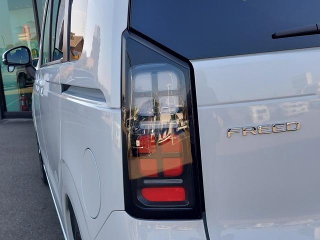 フリード e:HEVエアー EX 登録済未使用車 純正9型ナビ 後方カメラ アダクティブクルーズコントロール 両側電動スライドドア ハーフレザーシート シートヒーター リアクーラー LEDヘッドライト スマートキー 純正アルミホイール(66枚目)