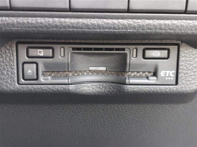 カローラ Ｘ　セーフティセンス　純正ナビ　バックカメラ　ビルトインＥＴＣ　ブラインドスポットモニタ　クリアランスソナー　イモビライザー　スマートキ－　横滑防止装置　ＡＢＳ　ワンオーナー　ＬＥＤヘッドランプ　ＥＴＣ（6枚目）