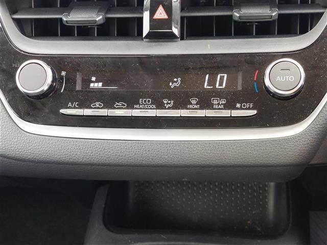 カローラ Ｘ　セーフティセンス　純正ナビ　バックカメラ　ビルトインＥＴＣ　ブラインドスポットモニタ　クリアランスソナー　イモビライザー　スマートキ－　横滑防止装置　ＡＢＳ　ワンオーナー　ＬＥＤヘッドランプ　ＥＴＣ（11枚目）