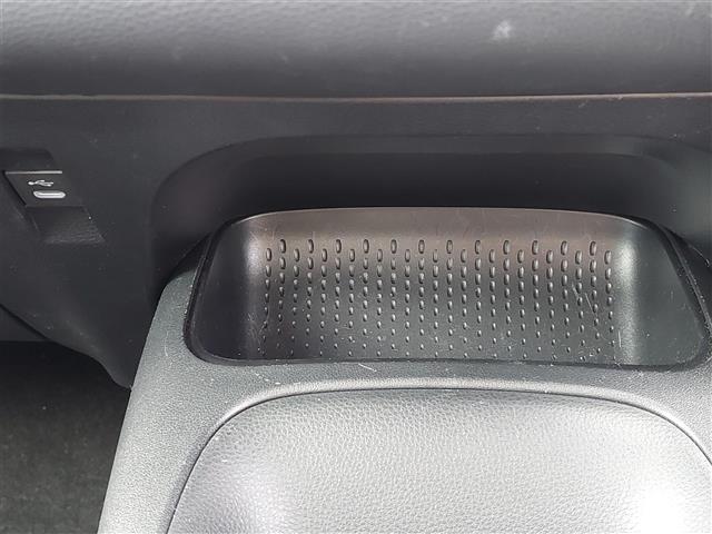 カローラ Ｘ　セーフティセンス　純正ナビ　バックカメラ　ビルトインＥＴＣ　ブラインドスポットモニタ　クリアランスソナー　イモビライザー　スマートキ－　横滑防止装置　ＡＢＳ　ワンオーナー　ＬＥＤヘッドランプ　ＥＴＣ（12枚目）