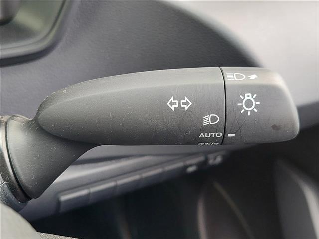 カローラ Ｘ　セーフティセンス　純正ナビ　バックカメラ　ビルトインＥＴＣ　ブラインドスポットモニタ　クリアランスソナー　イモビライザー　スマートキ－　横滑防止装置　ＡＢＳ　ワンオーナー　ＬＥＤヘッドランプ　ＥＴＣ（20枚目）