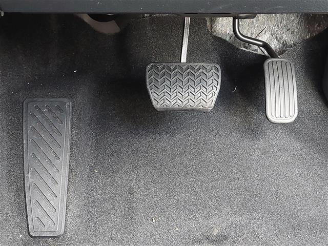 カローラ Ｘ　セーフティセンス　純正ナビ　バックカメラ　ビルトインＥＴＣ　ブラインドスポットモニタ　クリアランスソナー　イモビライザー　スマートキ－　横滑防止装置　ＡＢＳ　ワンオーナー　ＬＥＤヘッドランプ　ＥＴＣ（24枚目）