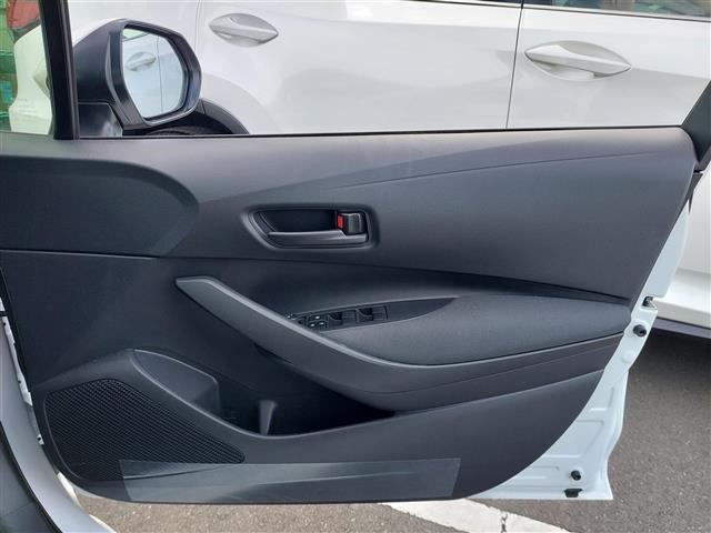 カローラ Ｘ　セーフティセンス　純正ナビ　バックカメラ　ビルトインＥＴＣ　ブラインドスポットモニタ　クリアランスソナー　イモビライザー　スマートキ－　横滑防止装置　ＡＢＳ　ワンオーナー　ＬＥＤヘッドランプ　ＥＴＣ（31枚目）